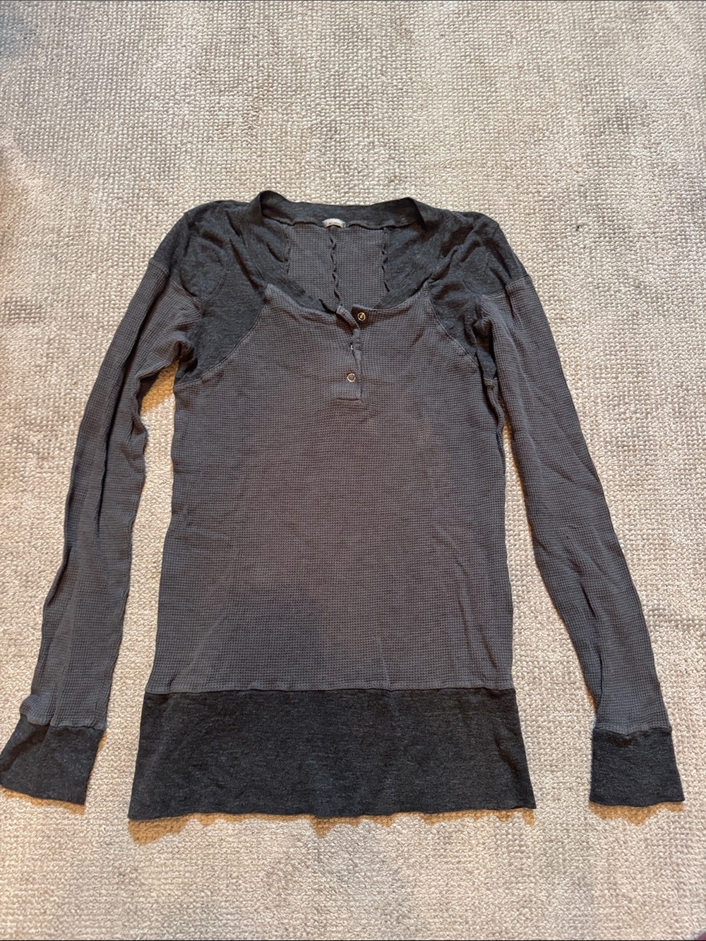 Monrow Two-Tone Waffle Henley Long Sleeve Top in Charcoal